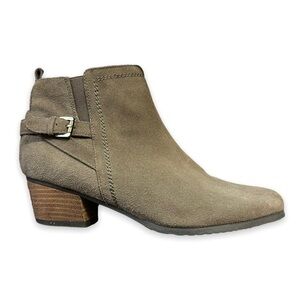 Blondo Idra Ankle Boots Taupe Waterproof  Stacked Heel Side Zip Buckle Detail 10